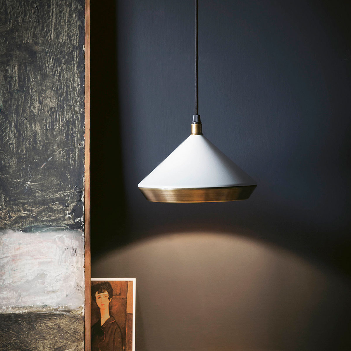 Bert Frank Shear Hängeleuchte, Ø: 20 cm, Schwarz aus poliertes Messing und gebürstetes Aluminium – Designerleuchte aus England, gleichmäßige Beleuchtung, Shear-Serie mit geometrischem Luxusdesign Shear Pendelleuchte, Weiß, Messing- Ausstellungsstück