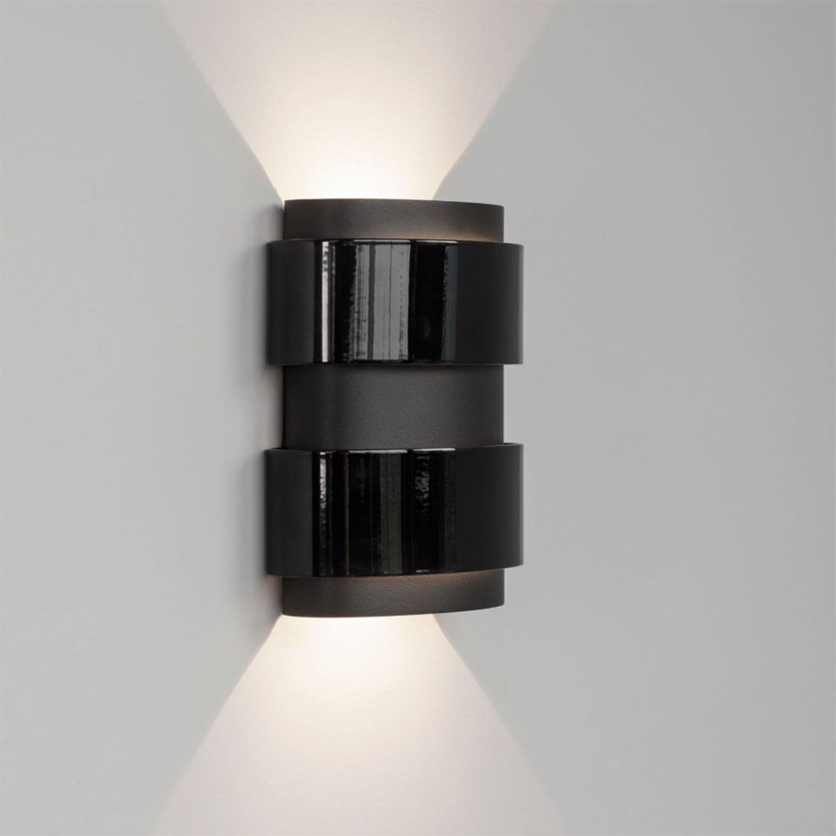 BAND-OH! 930 DIM8 Wandleuchte, B: 17,5 cm, H: 20 cm, Klavier Schwarz, Warmweiß 3000K