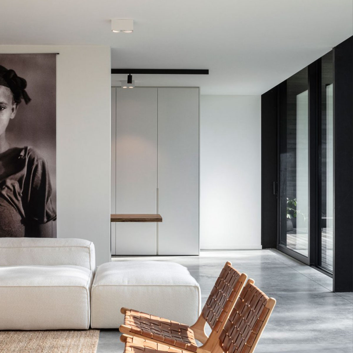 MINIGRID ON 250 92718 DIM8 Aufbaustrahler, L: 20,5 cm, B: 10,5 cm, Schwarz, Extra-Warmweiß 2700K, 18° MINIGRID ON 250 93050 DIM8 Aufbaustrahler, L: 20,5 cm, B: 10,5 cm, Weiß & Schwarz, Warmweiß 3000K, 50°