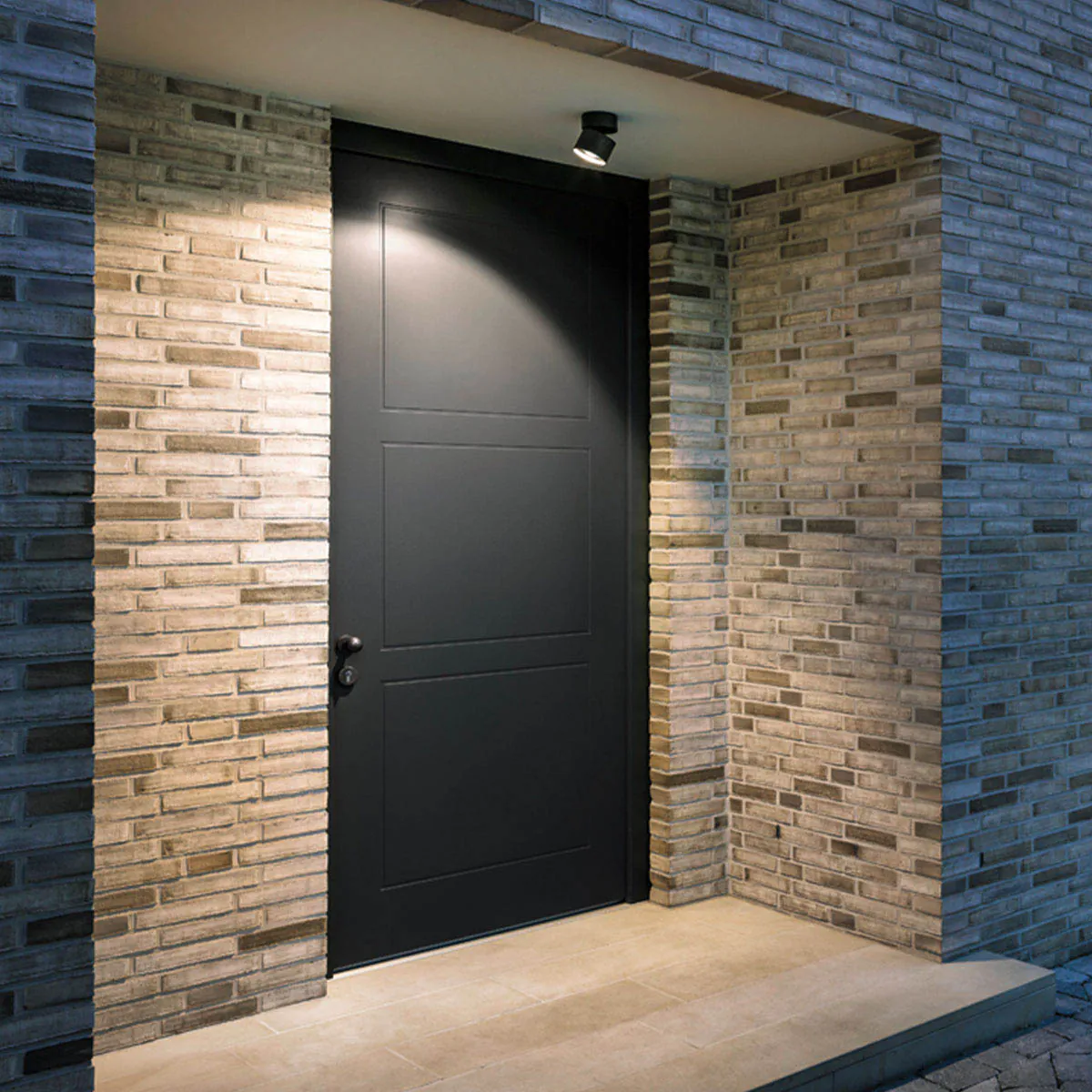 IP44-proR-außen-deckenleuchte-mood-2: Rechteckige schwenkbare Deckenleuchte für außen an der Decke befestigt – langlebig für Terrasse