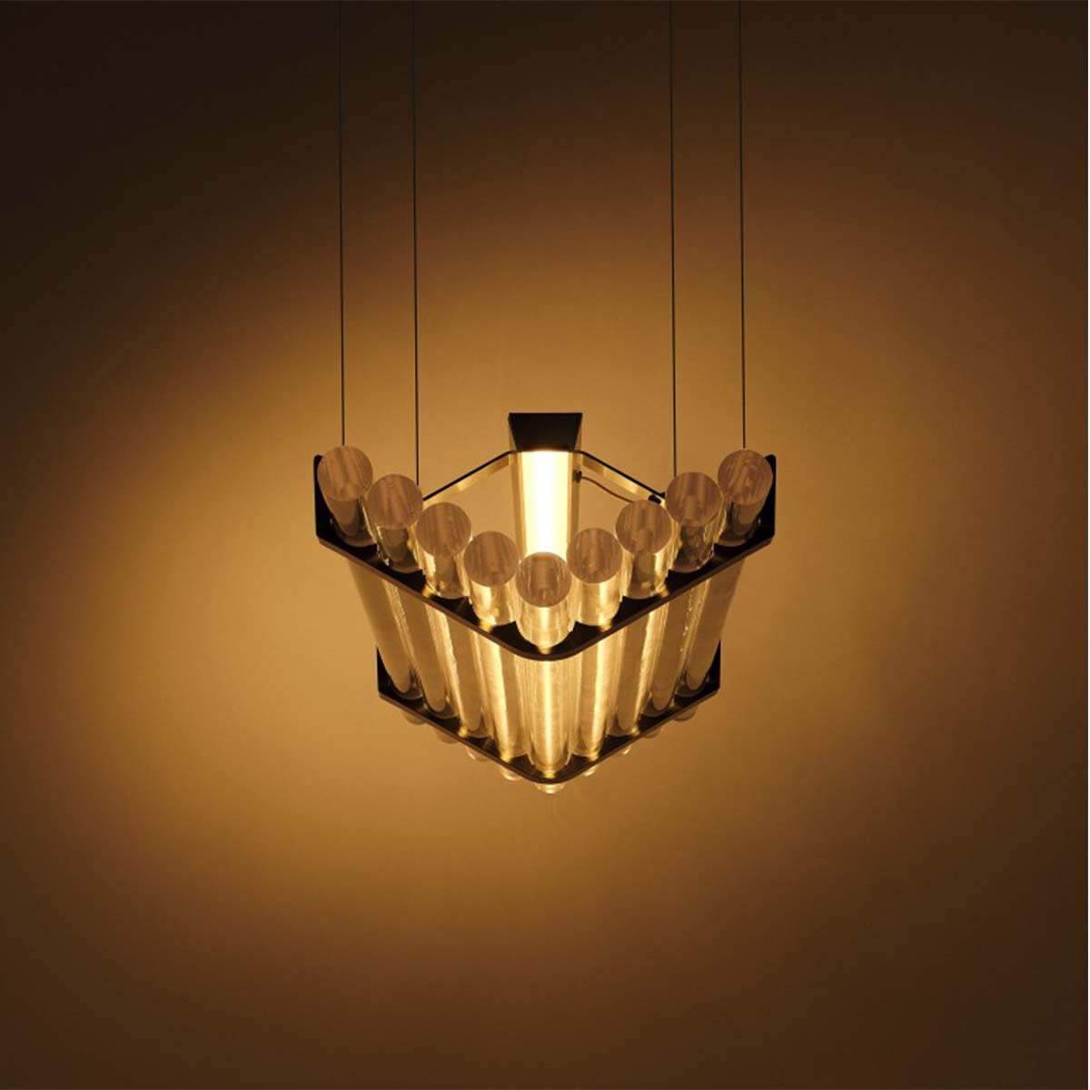 DCW Editions Seagull Pendant Pendelleuchtee, Bronze & Transparent, Modern – elegante Pendelleuchte mit länglicher Röhrenstruktur, ideal über Esstisch oder Konferenztisch.