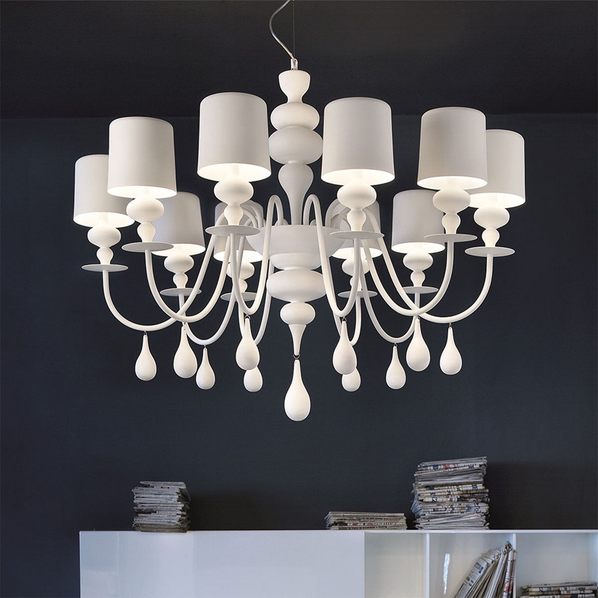 Eva S5 Kronleuchter, 5-flammig, Weiß matt, Ø: 70 cm Eva S10 Kronleuchter, 10-flammig, Weiß matt, Ø: 110 cm