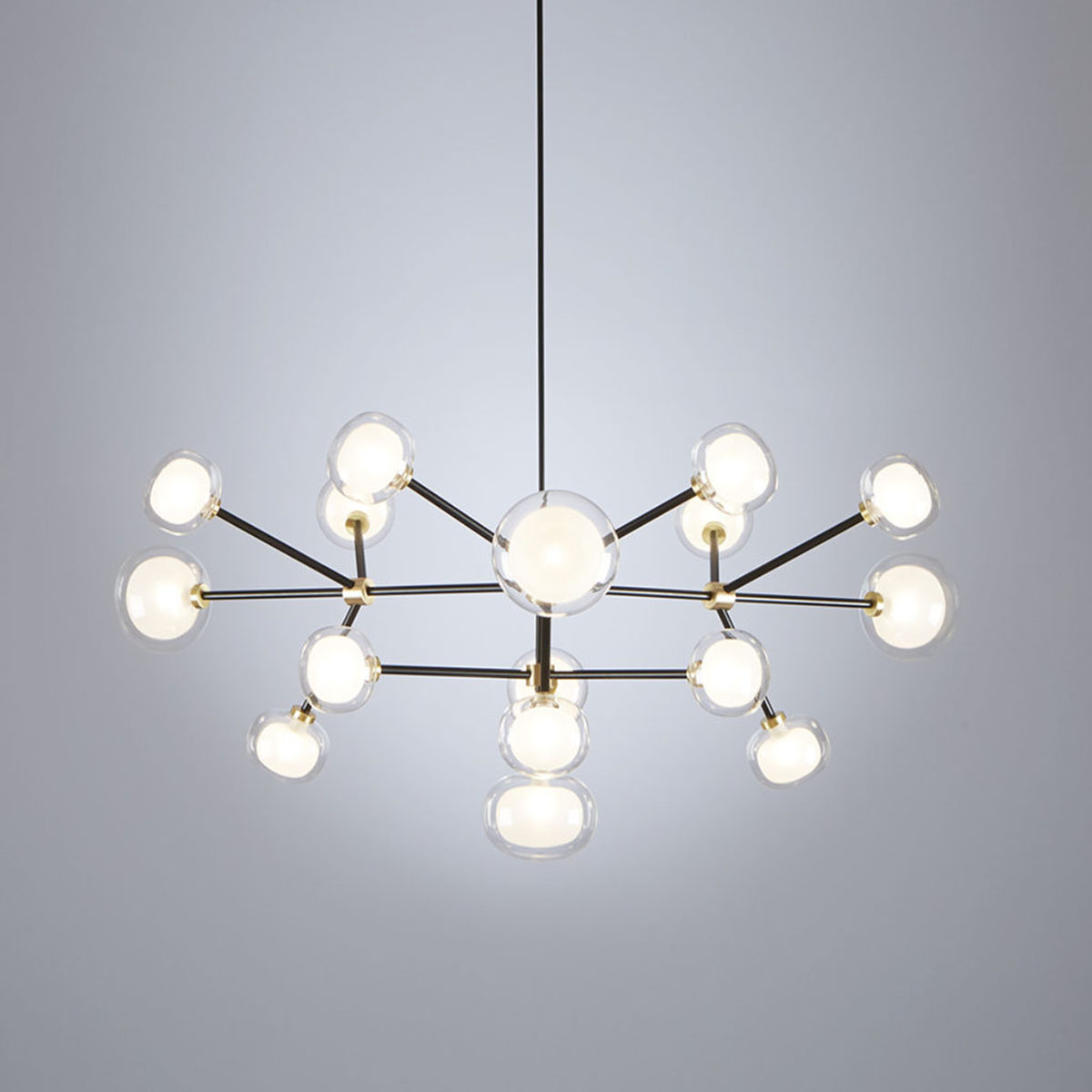 Nabila 552.16 Pendelleuchte 16-flammig Ø: 140 cm, Schwarz Matt / Messing & Klarglas