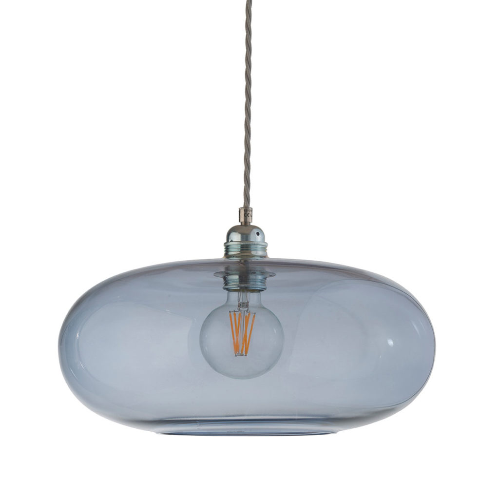 Ebb & Flow Horizon Pendelleuchte L Ø 36 cm Horizon Pendelleuchte L Ø 36 cm, Deep Blue, Silber Deep Blue Pendelleuchten – skandinavische Glaslampe, LED Beleuchtung für Esszimmer
