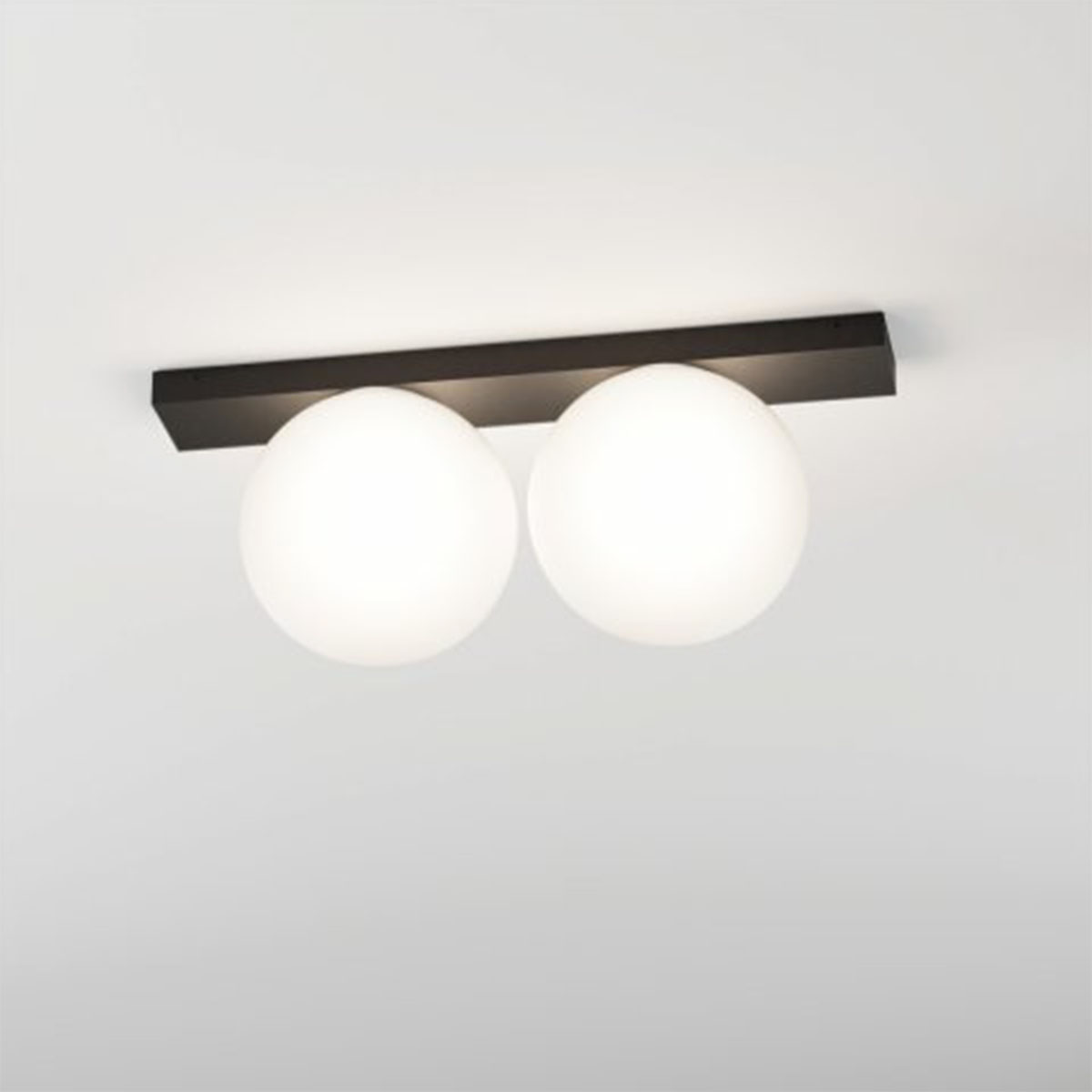 OONO ON 2 927 Deckenleuchte, Ø: 20 cm, Schwarz, Extra-Warmweiß 2700K OONO ON 2 927 Deckenleuchte, Ø: 20 cm, Schwarz, Warmweiß 3000K