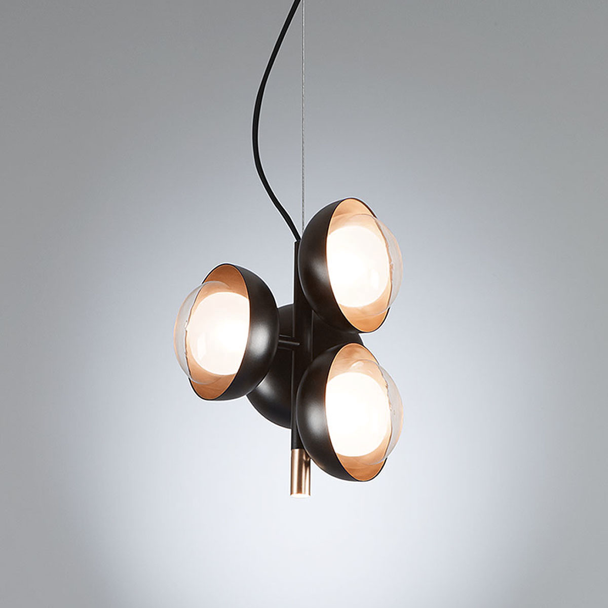 Muse 554.25 Pendelleuchte 3-flammig Ø: 38 cm, Schwarz & Kupfer Muse 554.25 Pendelleuchte 3-flammig Ø: 38 cm, Schwarz & Kupfer