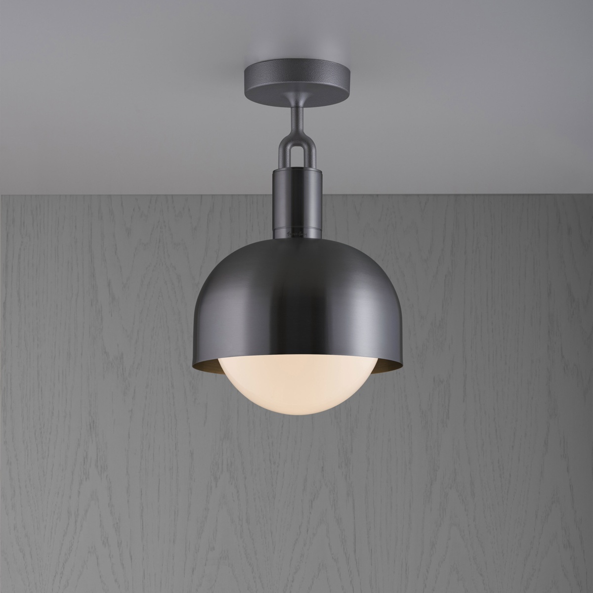 buster-punch-forked-ceiling-gunmetal-medium-shade-opal-globe-01 Buster + Punch Forked Deckenleuchte, Globe + Shade, Medium, Gun Metal / Opalglas