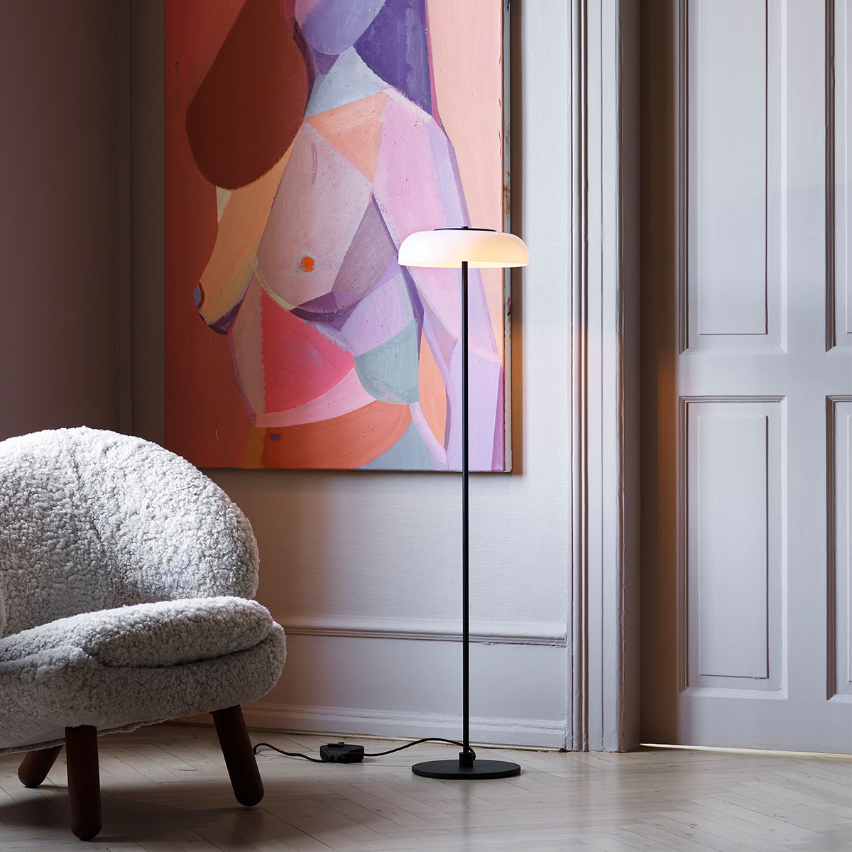 Blossi Stehleuchte, H: 120 cm, Gold & Glas transparent Blossi Stehleuchte, H: 120 cm, Schwarz & Opalglas