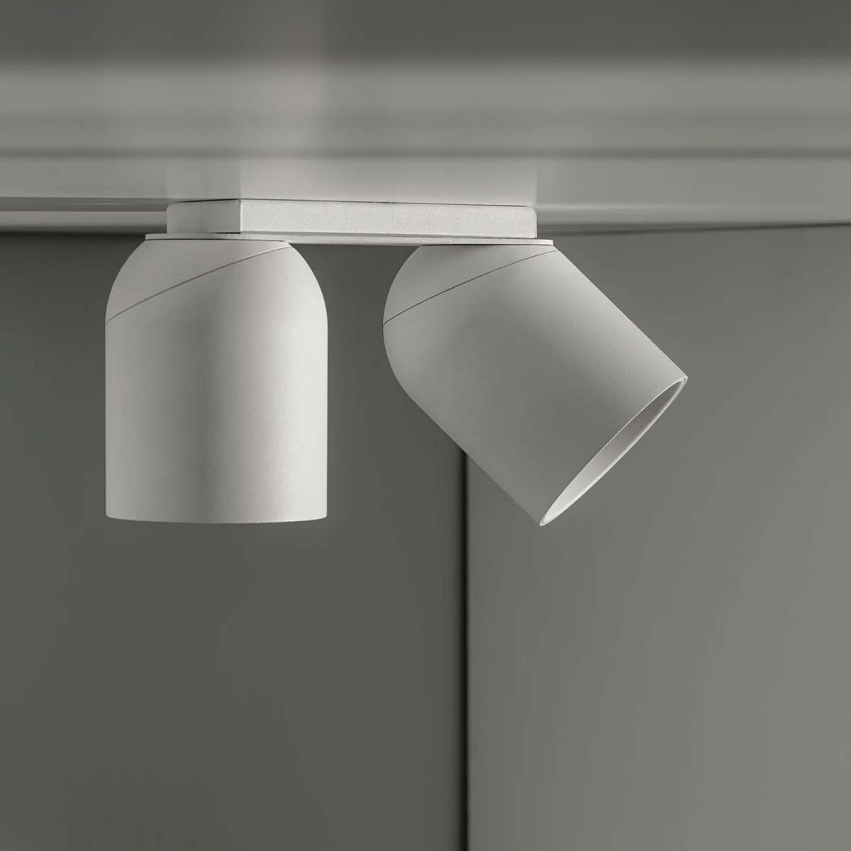 Delta Light OBIN ON 2 93036 DIM5 Aufbaustrahler, Ø: 9 cm, L: 11,2 cm, Schwarz, Warmweiß 3000K, 36°