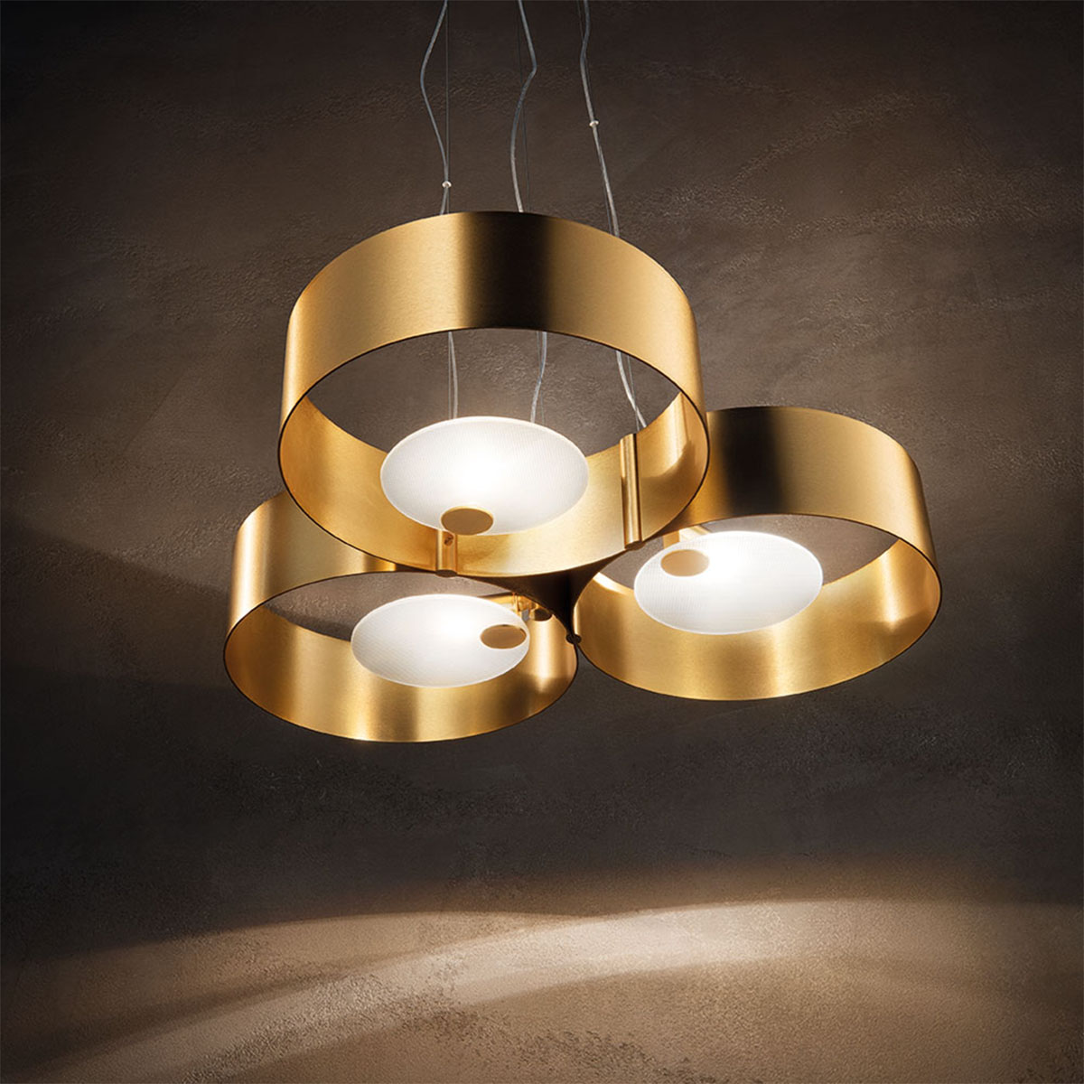 Sound OR3 Pendelleuchte, L: 60 cm, B: 56 cm, 3-flammig, Gold gebürstet, LED-Modul