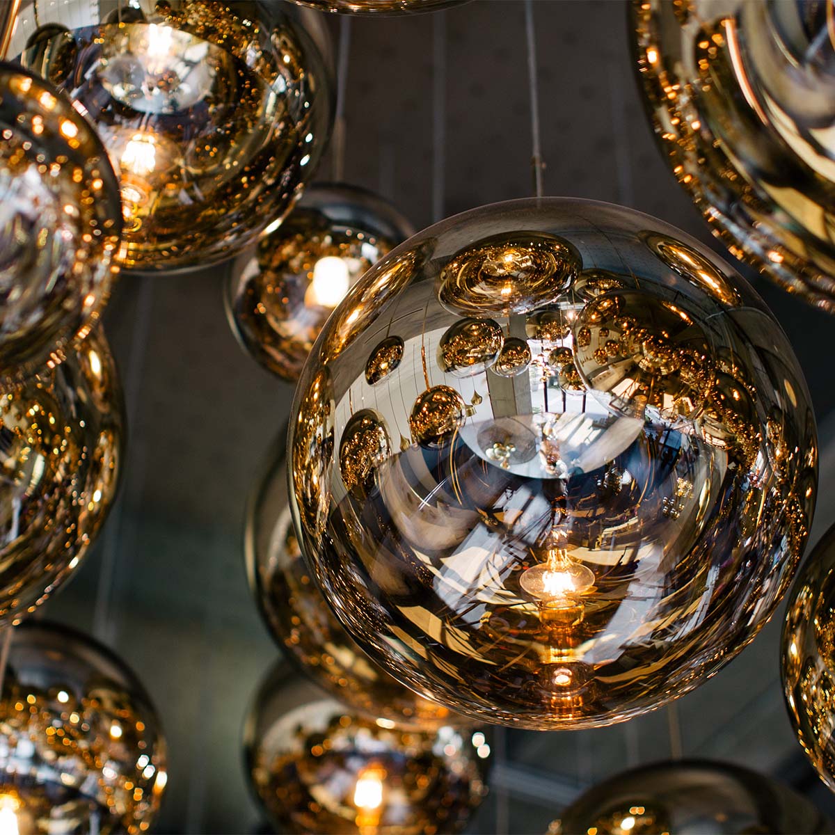 Tom Dixon Mirror Ball Pendelleuchte, Gold, Ø: 50 cm, Retrofit