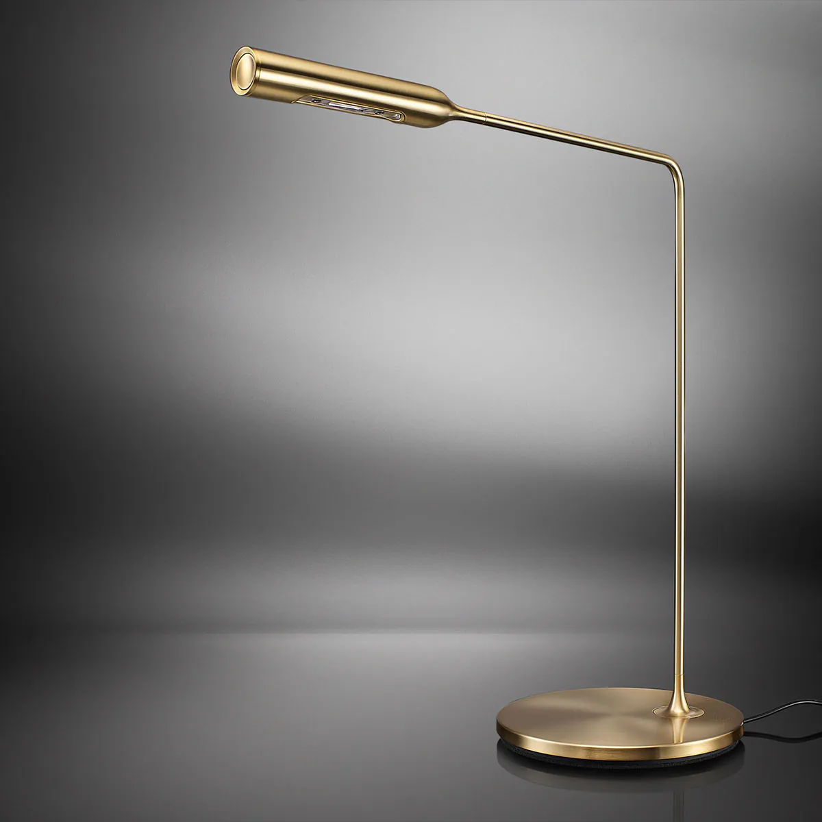 Flo Desk Tischleuchte, H: 43 cm, Gold gebürstet, Extra-Warmweiß 2700K