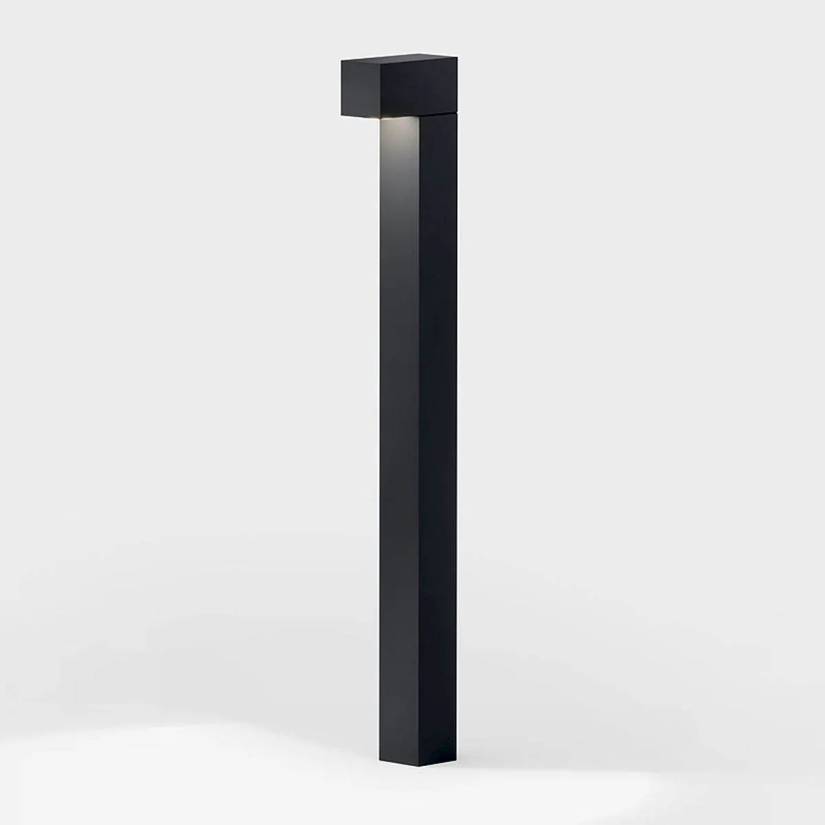 Schmale Pollerleuchte für außen in der Farben schwarz