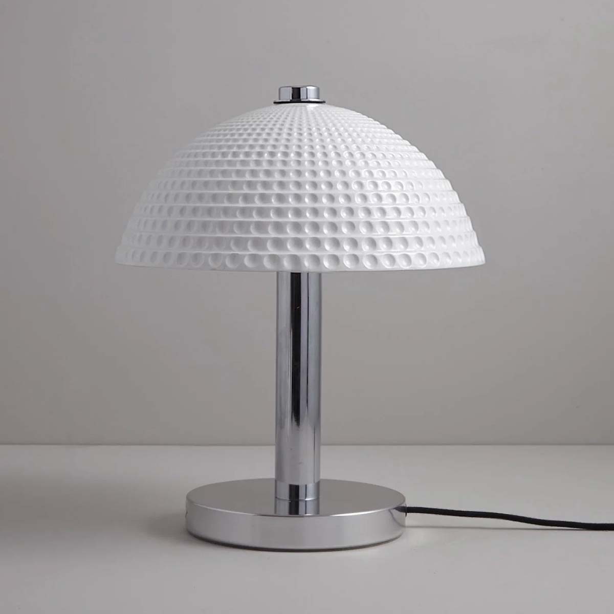 Original BTC Cosmo Tischleuchte, H: 37 cm Runde Dellen Original BTC Cosmo Tischleuchte, H: 37 cm Runde Dellen