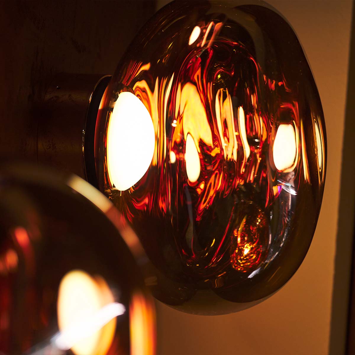 Tom Dixon Melt Surface LED Wandleuchte, Bronze, B: 50 cm, H: 50 cm