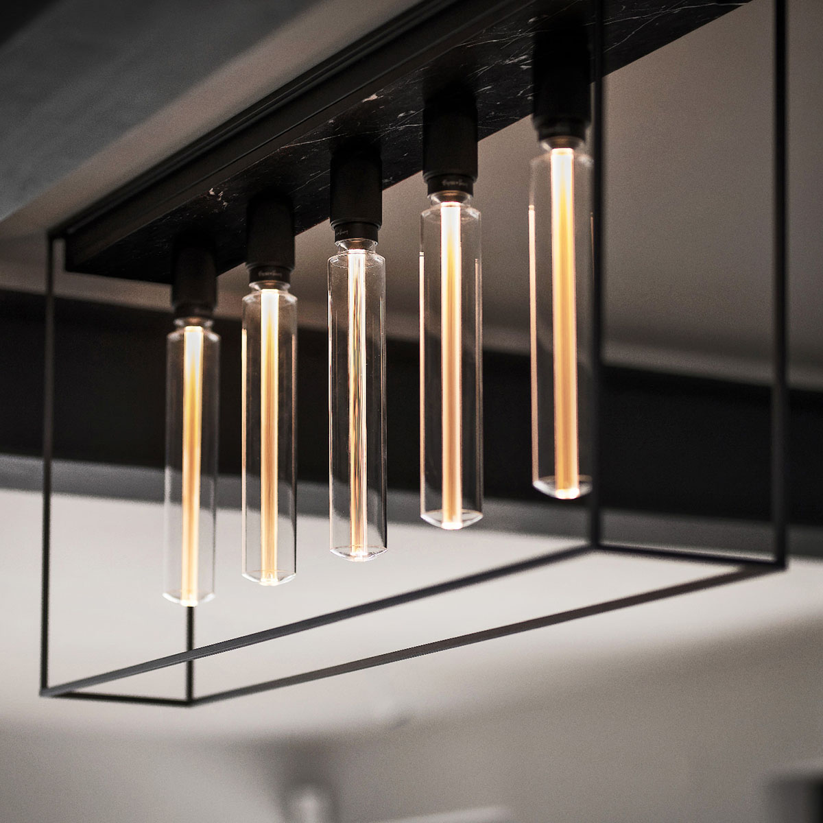 Caged Ceiling 5.0, L: 110 cm, Black Marble