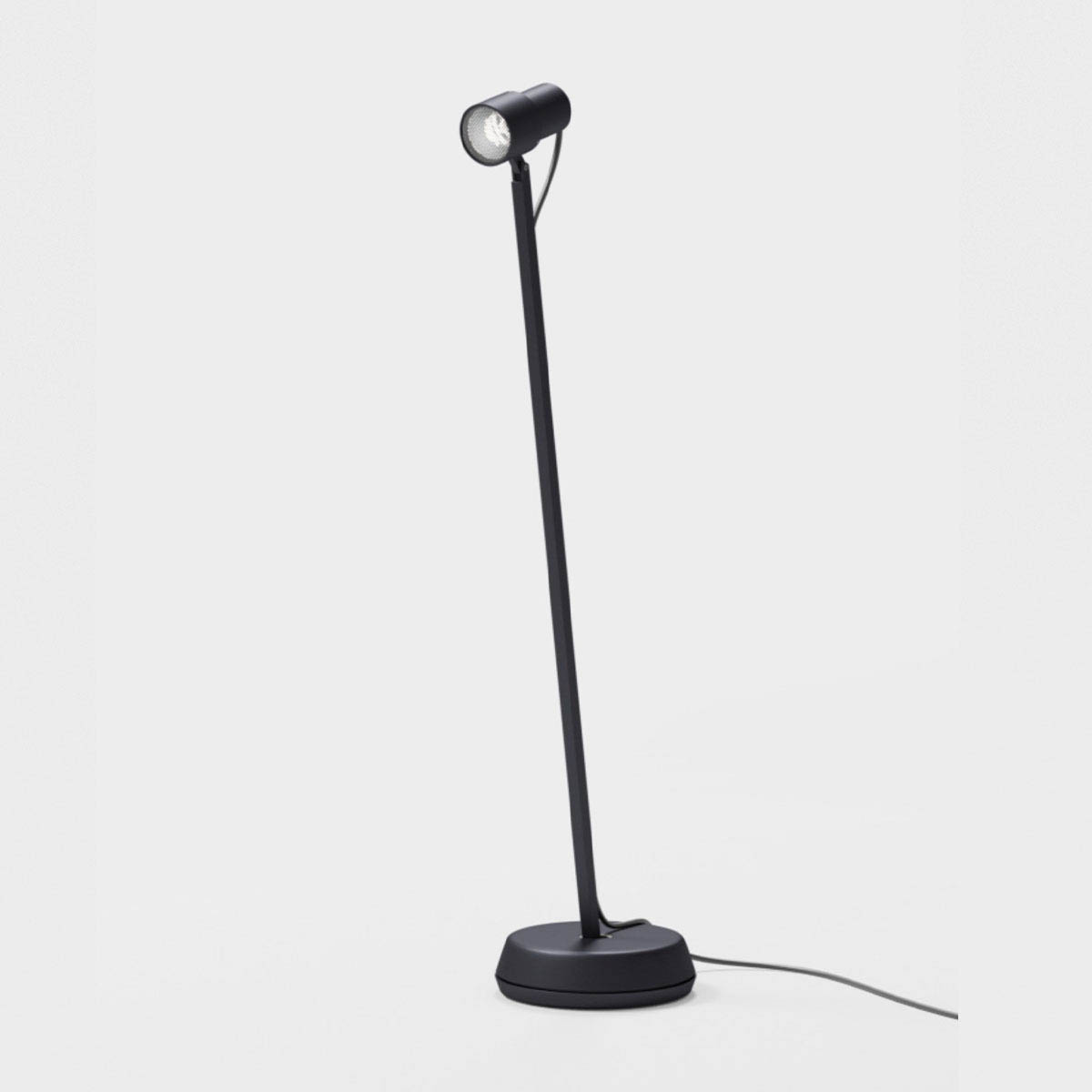 Schmale Pollerleuchte mit connect Stecker für außen in der Farbe schwarz