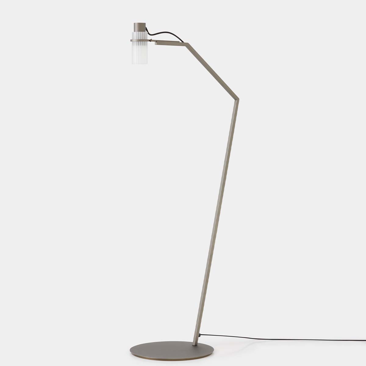 TOOY Lei 564.61 Stehleuchte, H: 127 cm, Titan gebürstet, Frostglas
