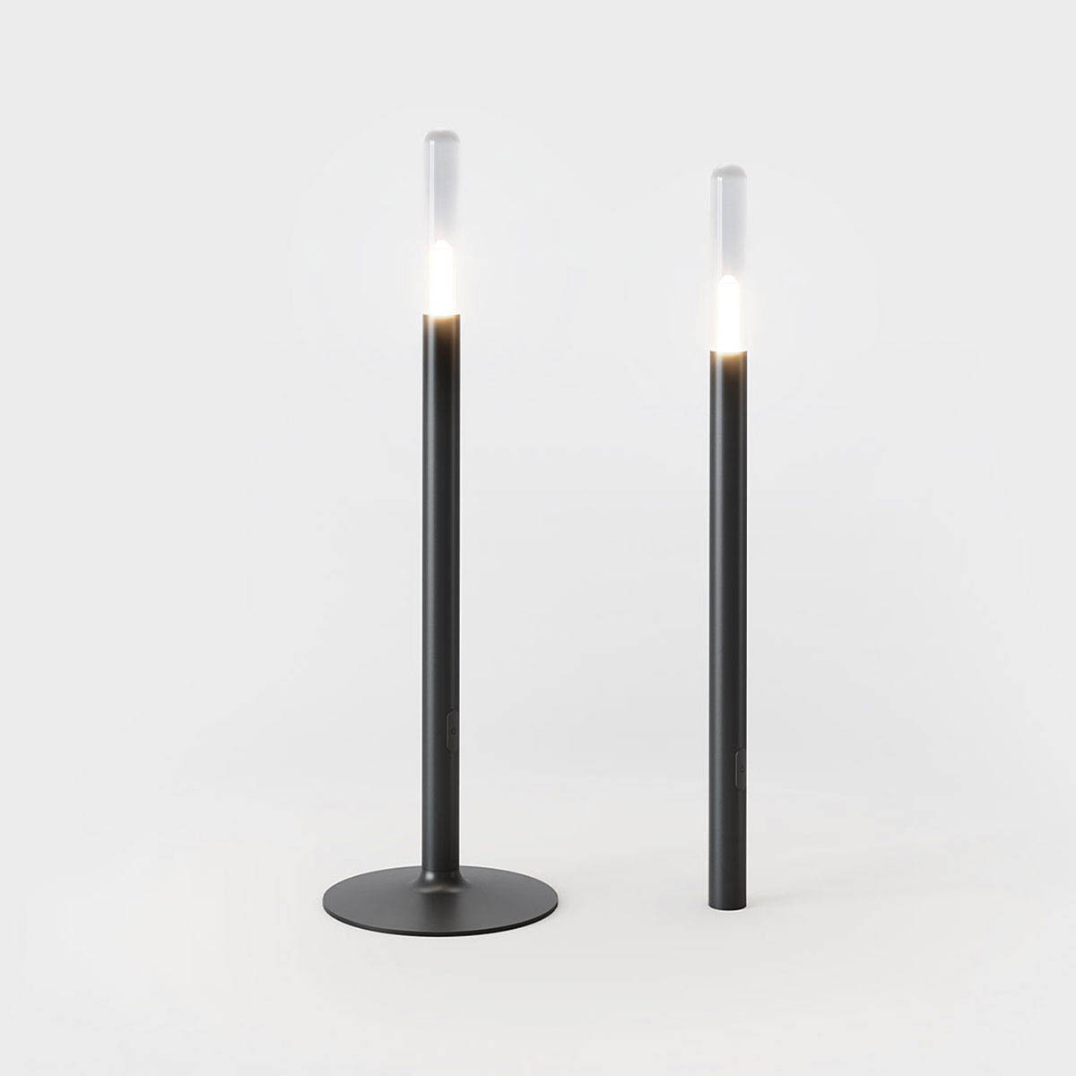 glim Mobile Akku Tischleuchte, ÿ: 10 cm, H: 33 cm, Jet Black Stabförmige kleine Akku Tischleuchte in der Farbe schwarz