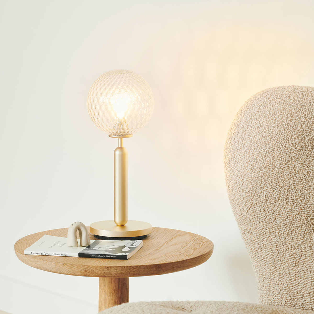 Miira Tischleuchte, Ø: 14 cm, H: 34,5 cm, Messing, Opalglas