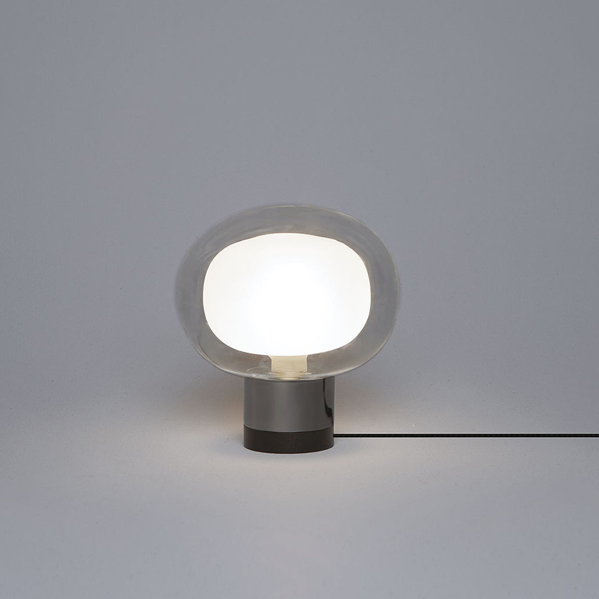 Nabila 552.36 Tischleuchte H: 17 cm, Schwarz Matt / Schwarz Chrom & Rauchglas Nabila 552.36 Tischleuchte H: 17 cm, Schwarz Matt / Schwarz Chrom & Rauchglas