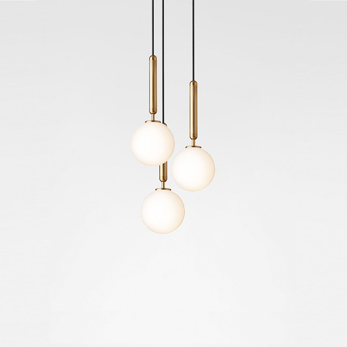 Miira 3 Pendelleuchte, Ø: 31 cm, Messing, Opalglas Miira 3 Pendelleuchte, Ø: 31 cm, Messing, Opalglas