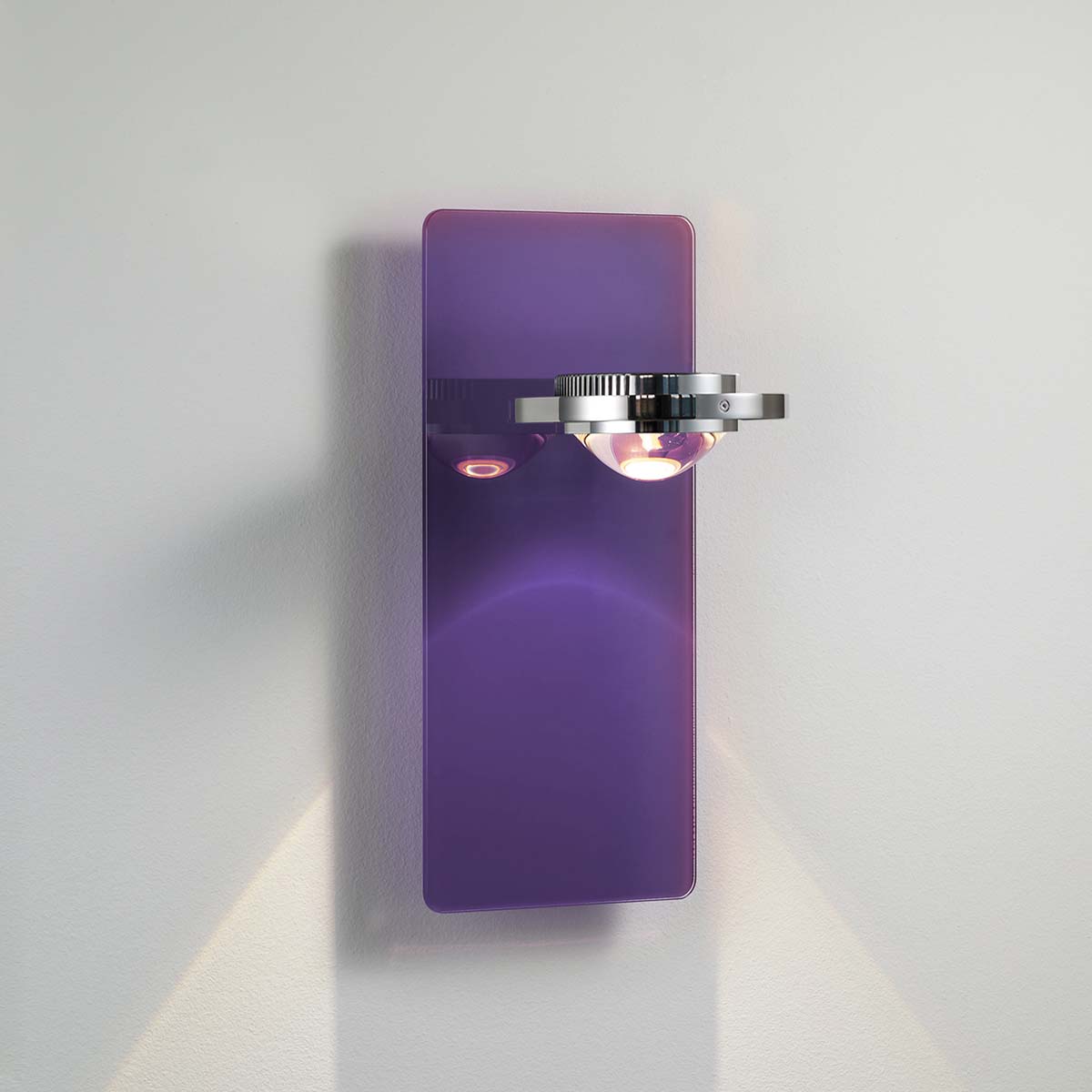 Licht im Raum Ocular Moderne Wandleuchte mit violettem Glas