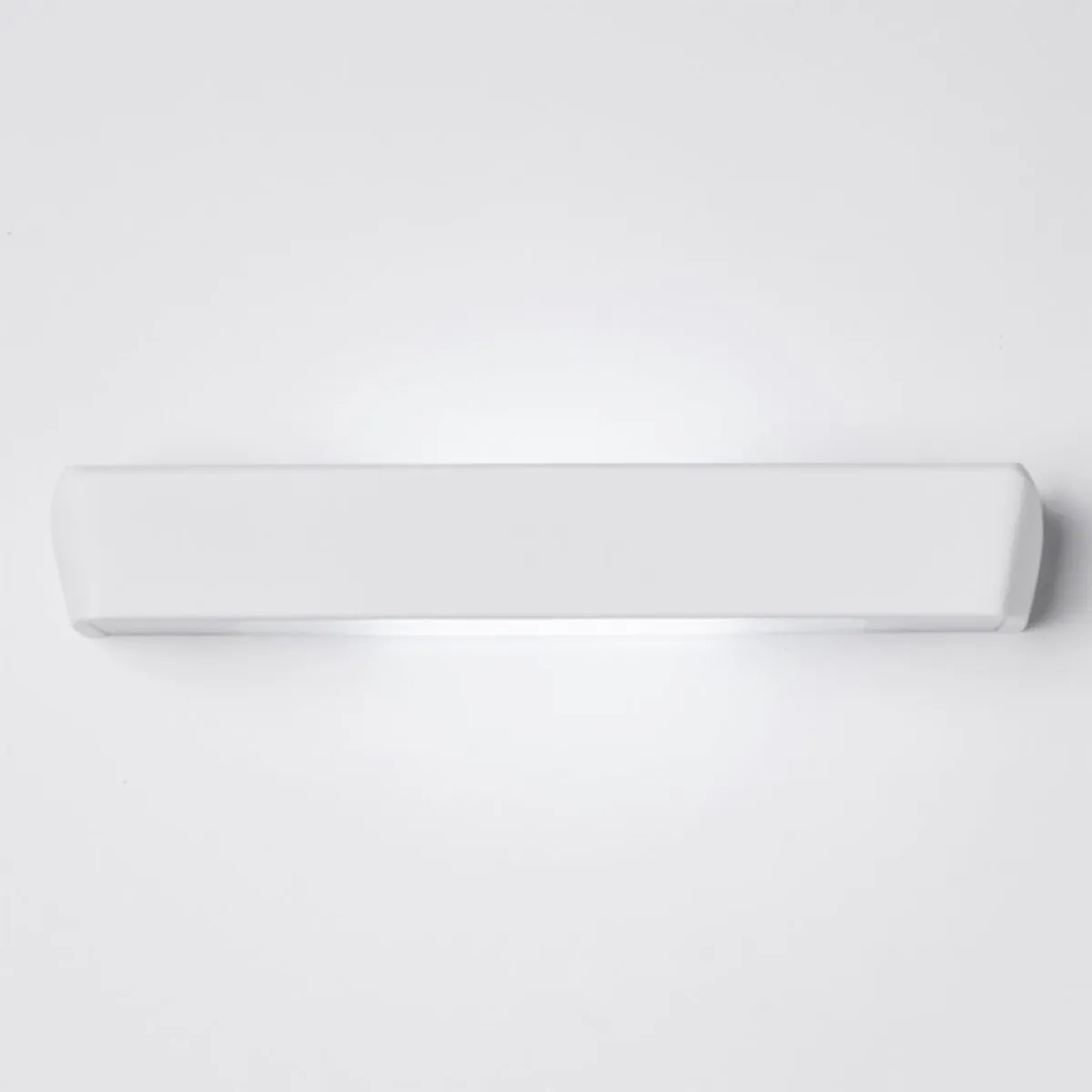 Hantera Wandleuchte, B: 30,9 cm, T: 7,25 cm, Weiß Hantera Wandleuchte, B: 30,9 cm, T: 7,25 cm, Weiß