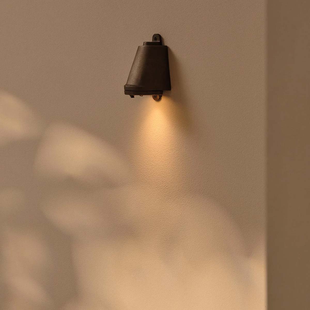 Original BTC Mast LED Wandleuchte, H: 13,9 cm, B: 7,8 cm Sandgestrahlte Bronze