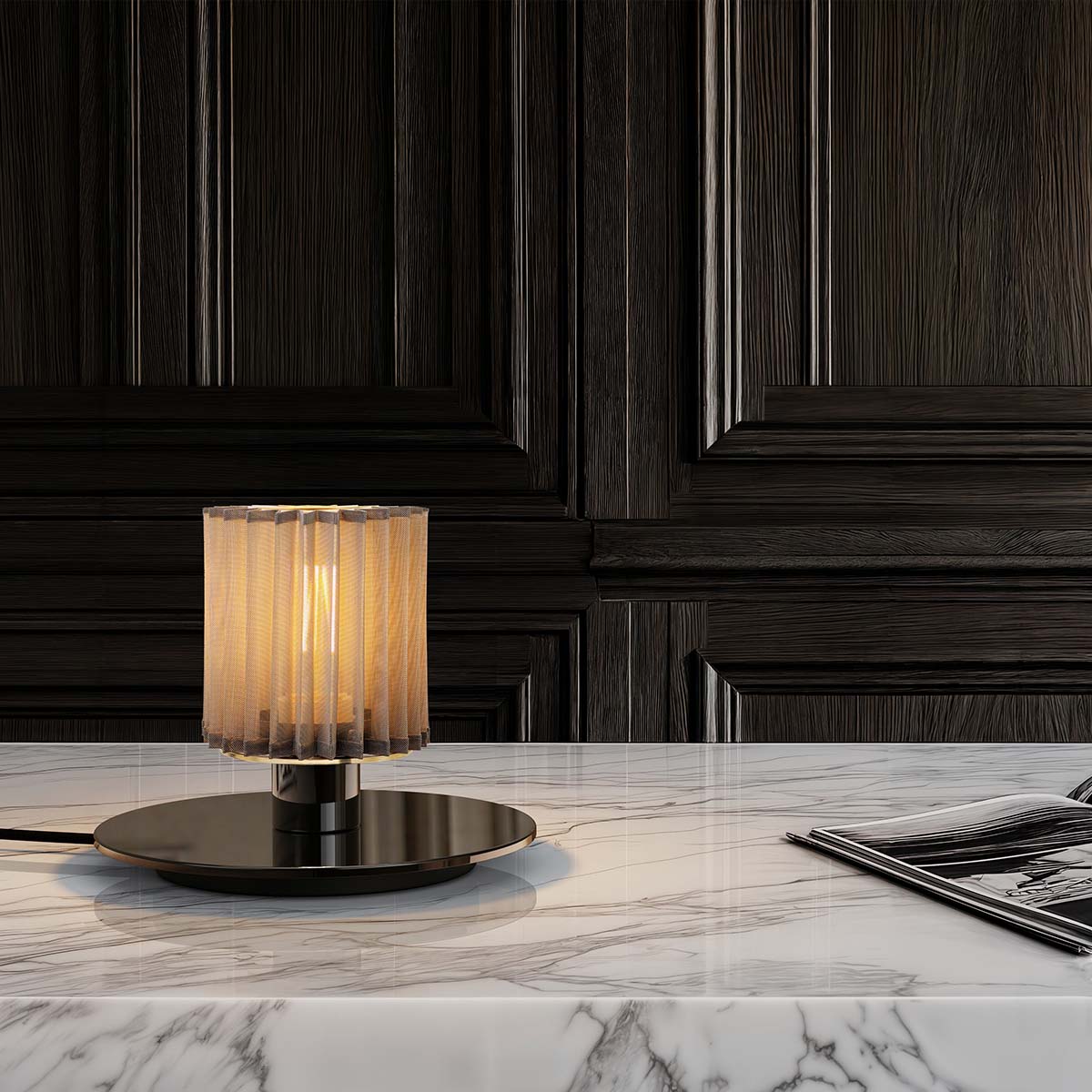 DCW Editions In The Sun Table 220 am Tisch – dezente Beleuchtung, die mit ihrem weichen Licht für gemütliche Atmosphäre sorgt