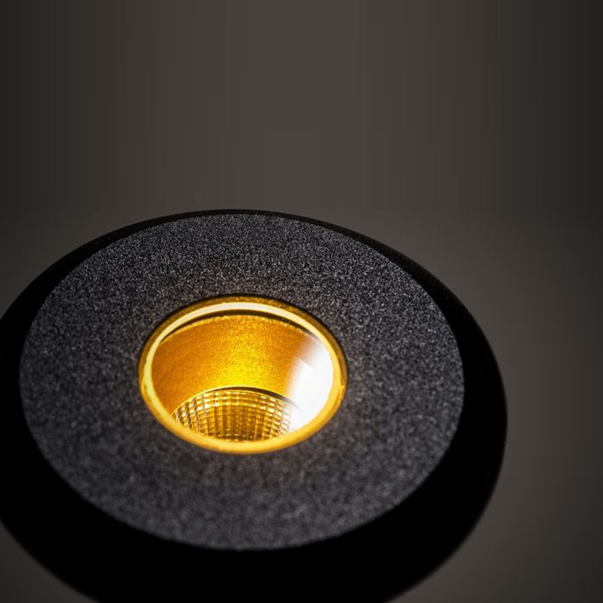 Mirco Obo Round Focus Bodenstrahler, Black & Focus Gold