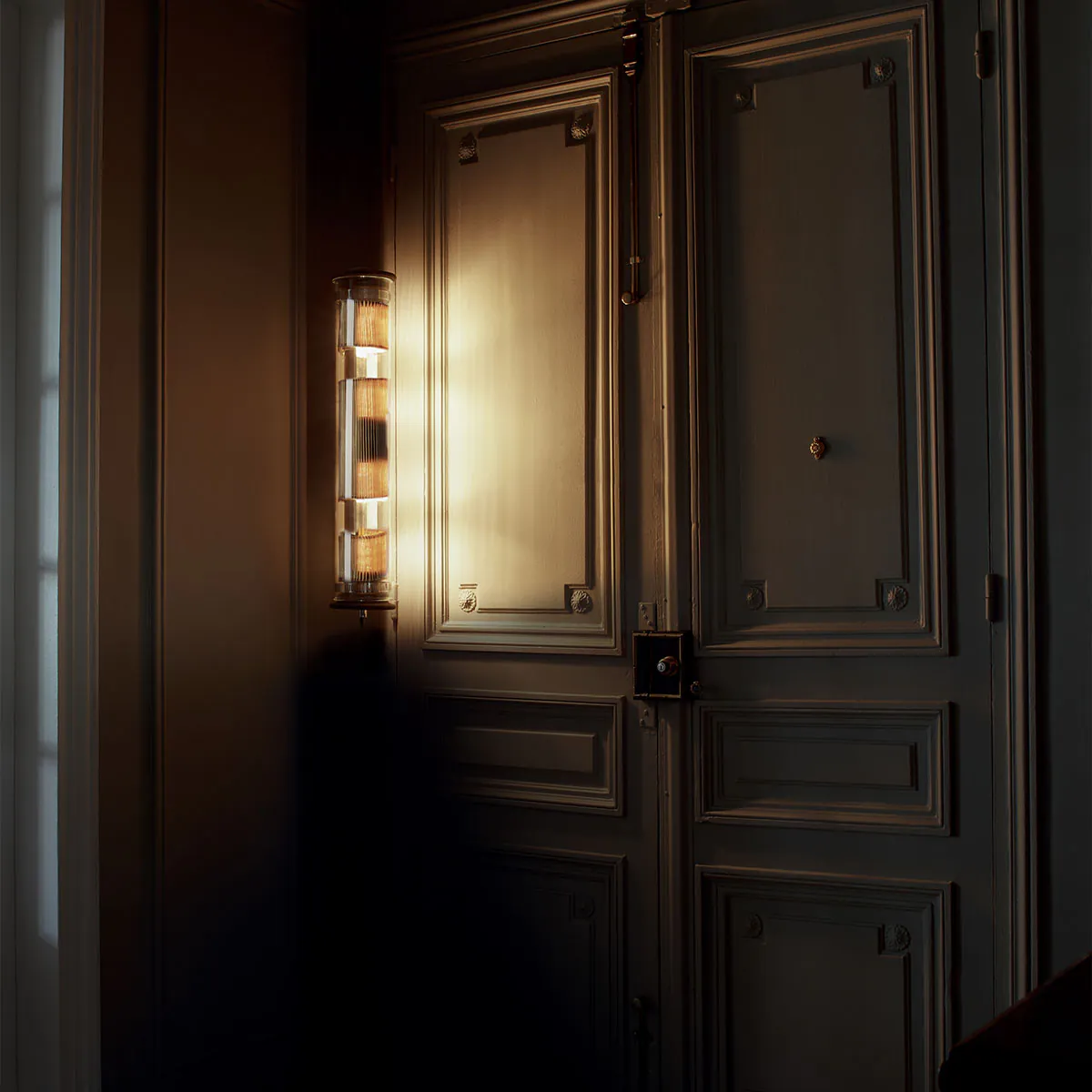 In The Tube 120-1300 Wandleuchte, Gold & Silber, L: 132 cm in Gold Silber – moderne Designerleuchte des Herstellers DCW Editions für den Flur