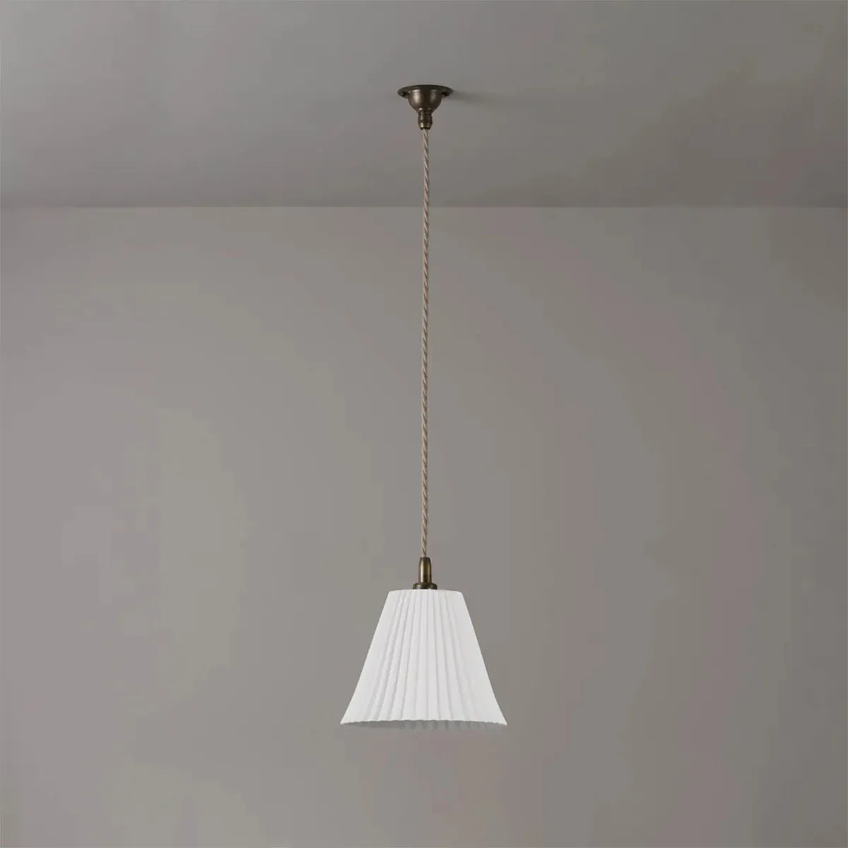Antique Brass Large Pleat Pendelleuchte, Ø: 19 cm Antique Brass Large Pleat Pendelleuchte, Ø: 19 cm