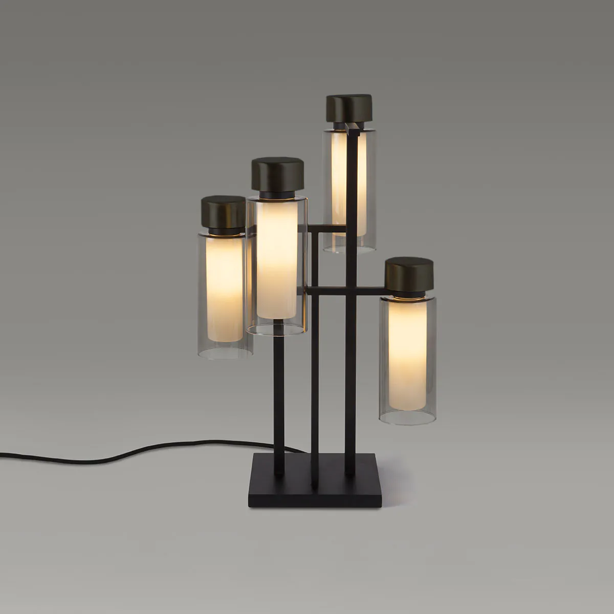 Osman 560.34 Tischleuchte 4-flammig H: 55 cm, Schwarz Matt / Schwarz Chrom & Rauchglas, Dimmbar