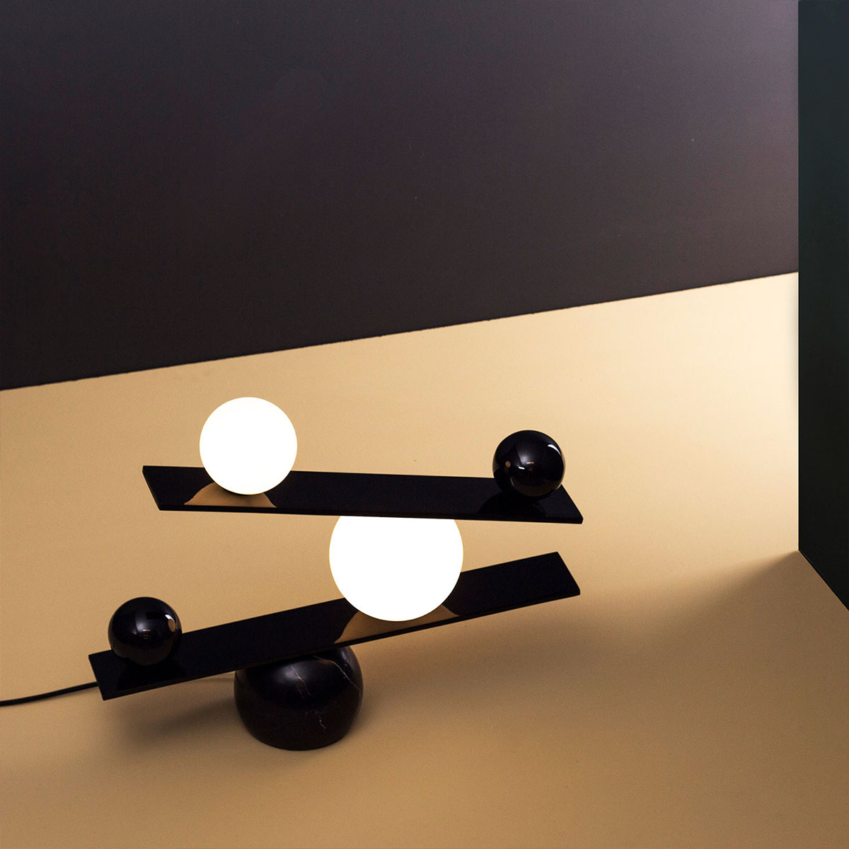 Balance Tischleuchte schwarz - Ausstellungsstück