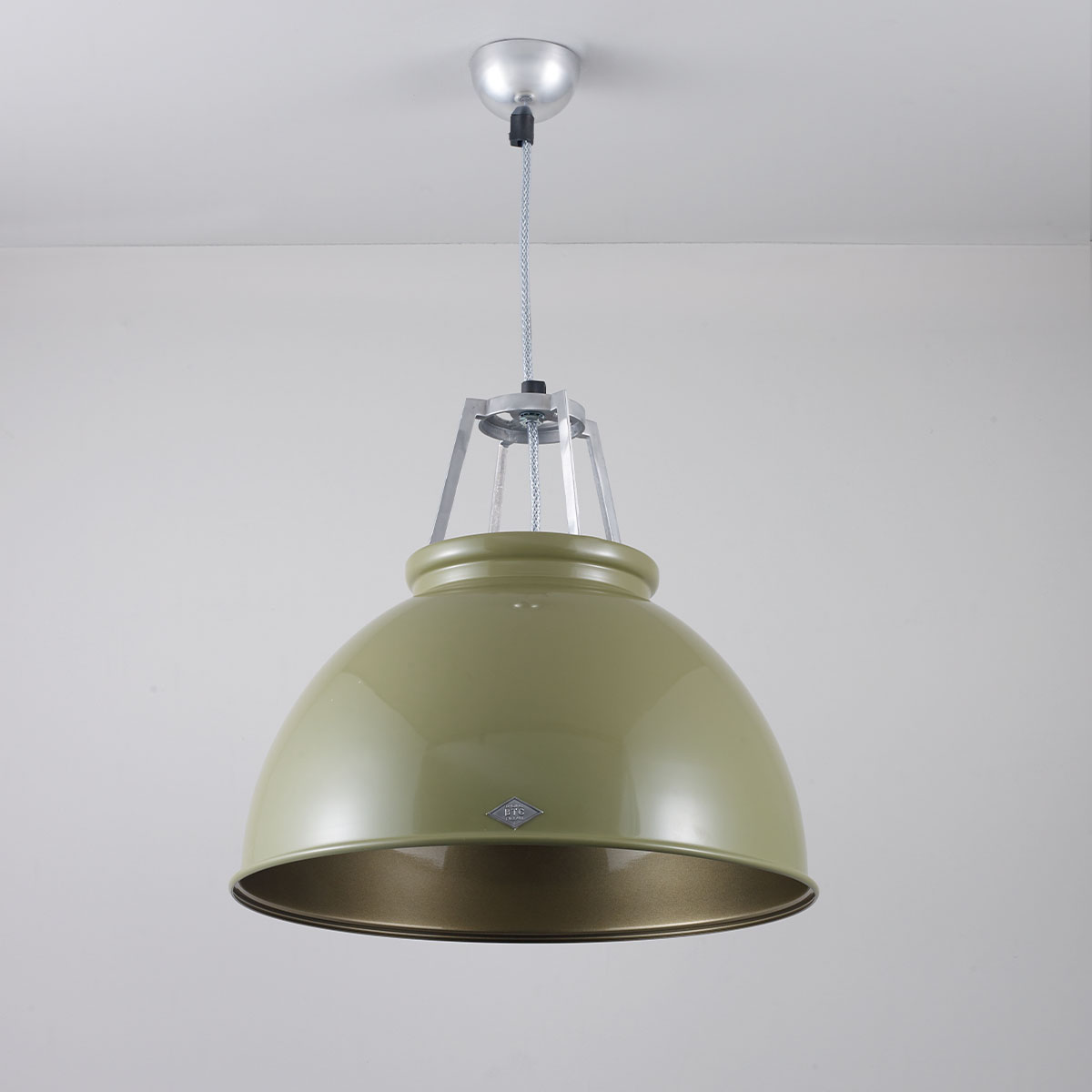 Titan Size 3 Pendelleuchte, Ø: 45,5 cm, Olivgrün, Innen Bronze