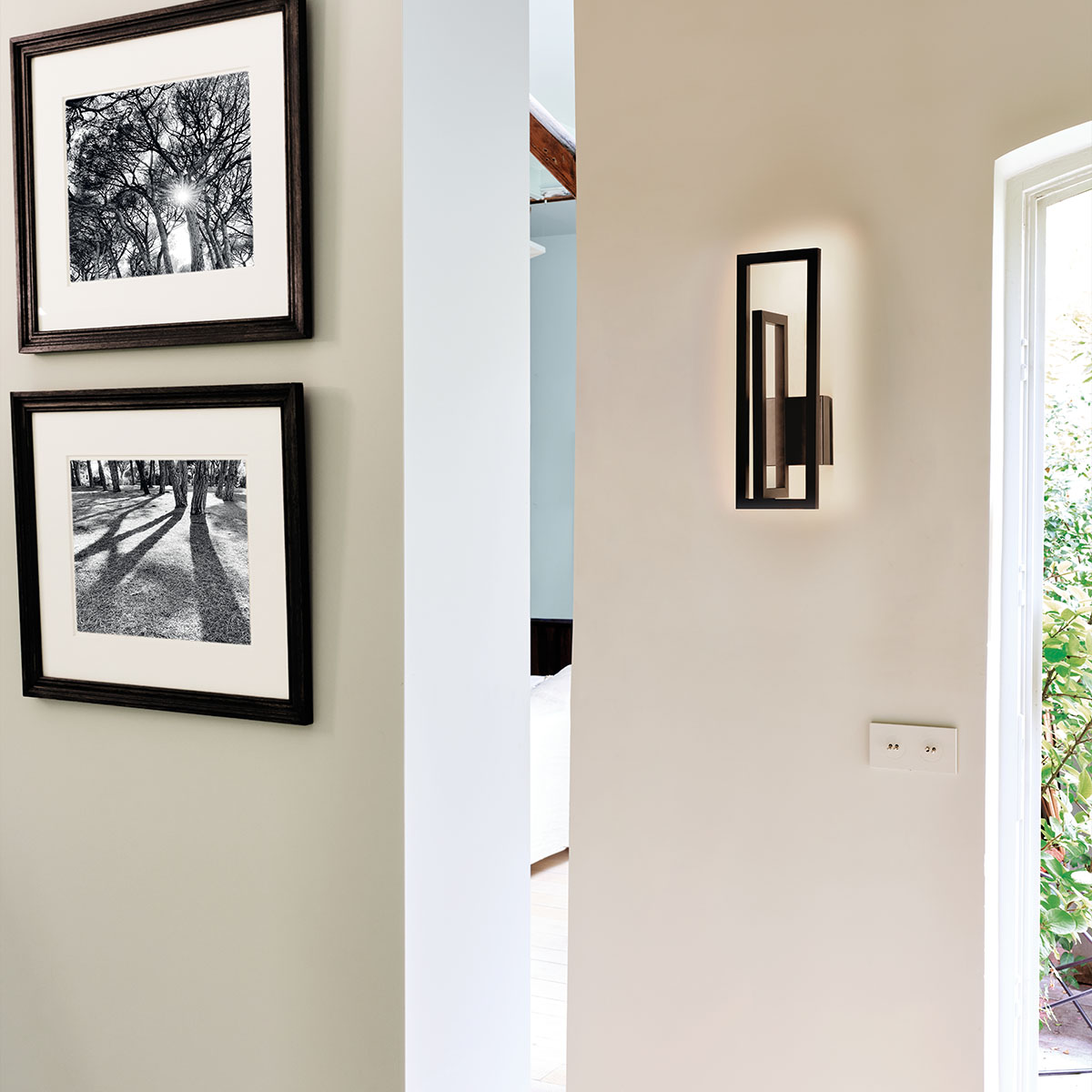 Borely Wandleuchte, B: 16 cm, H: 48 cm Schwarz – stilvolles Design des Herstellers DCW Editions ideal im Schlafzimmer