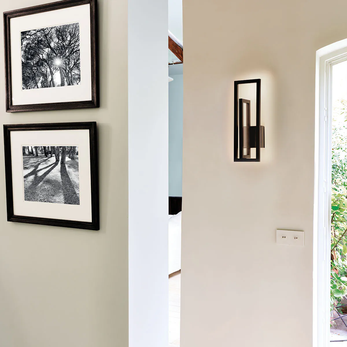 Borely Wandleuchte, B: 16 cm, H: 48 cm Schwarz – stilvolles Design des Herstellers DCW Editions ideal im Schlafzimmer