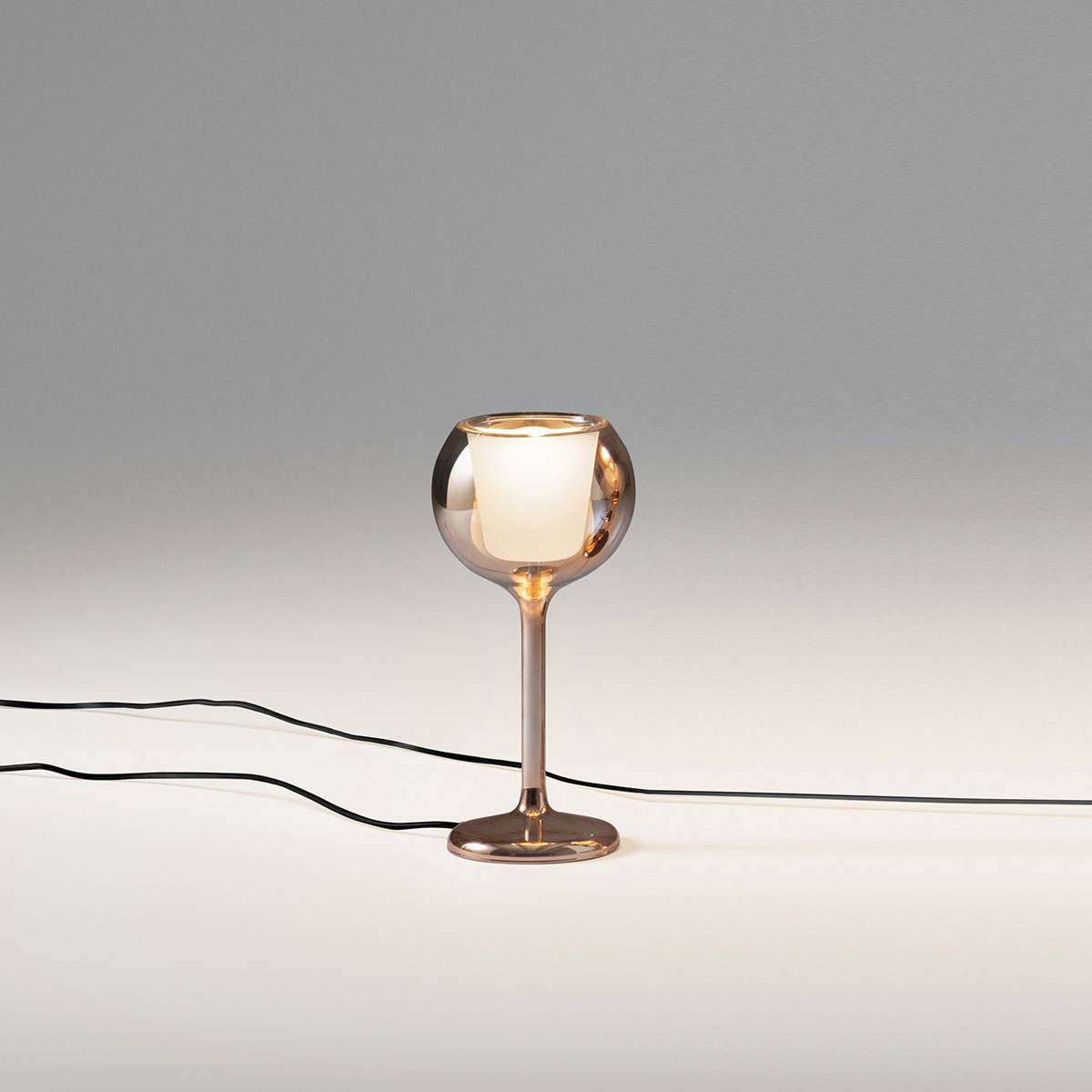 Penta Light Glo 0811-00 Tischleuchte LED Tischleuchte – Transparent Glases Glas, handgefertigt in Italien, harmonische Beleuchtung, macht sich hervorragend auf dem Schreibtisch, exklusive Designerleuchte von Penta Light, ideal für Nachttisch, Beistelltisc