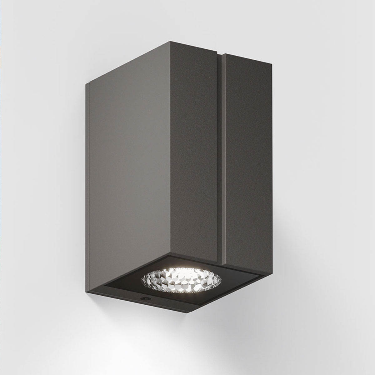 Rechteckige Wandleuchte für außen in der Farbe braun