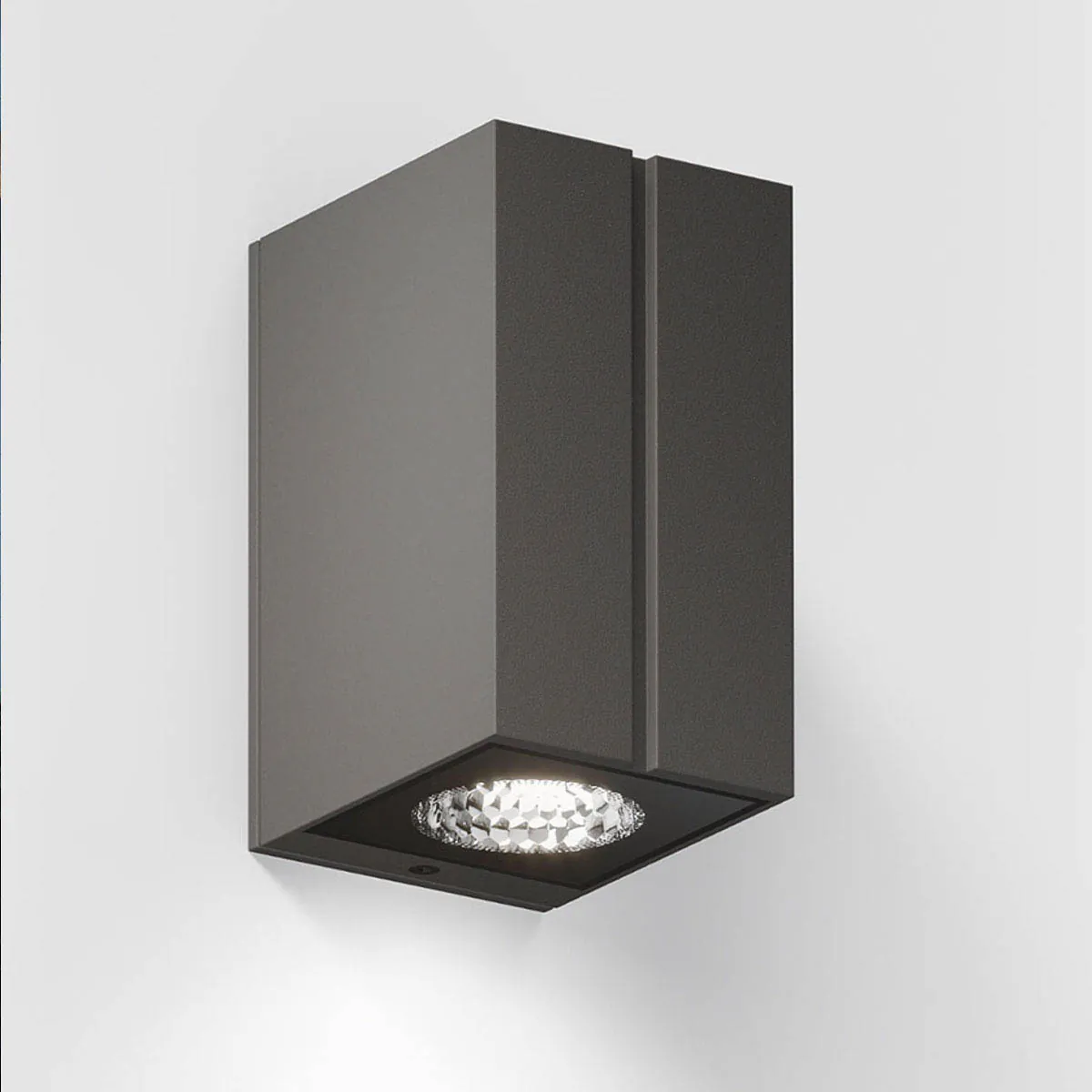 Rechteckige Wandleuchte für außen in der Farbe braun