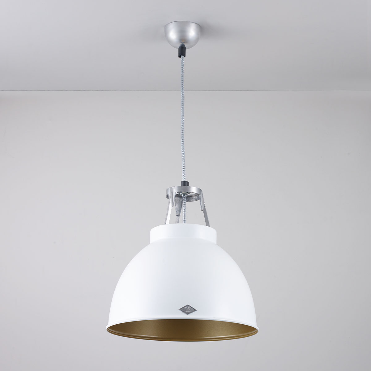 Titan Size 1 Pendelleuchte, Ø: 35,5 cm, Weiß, Innen Gold