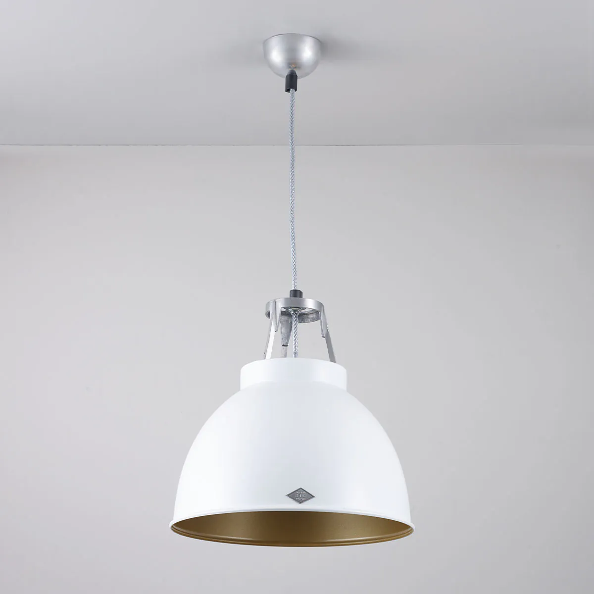 Titan Size 1 Pendelleuchte, Ø: 35,5 cm, Weiß, Innen Gold