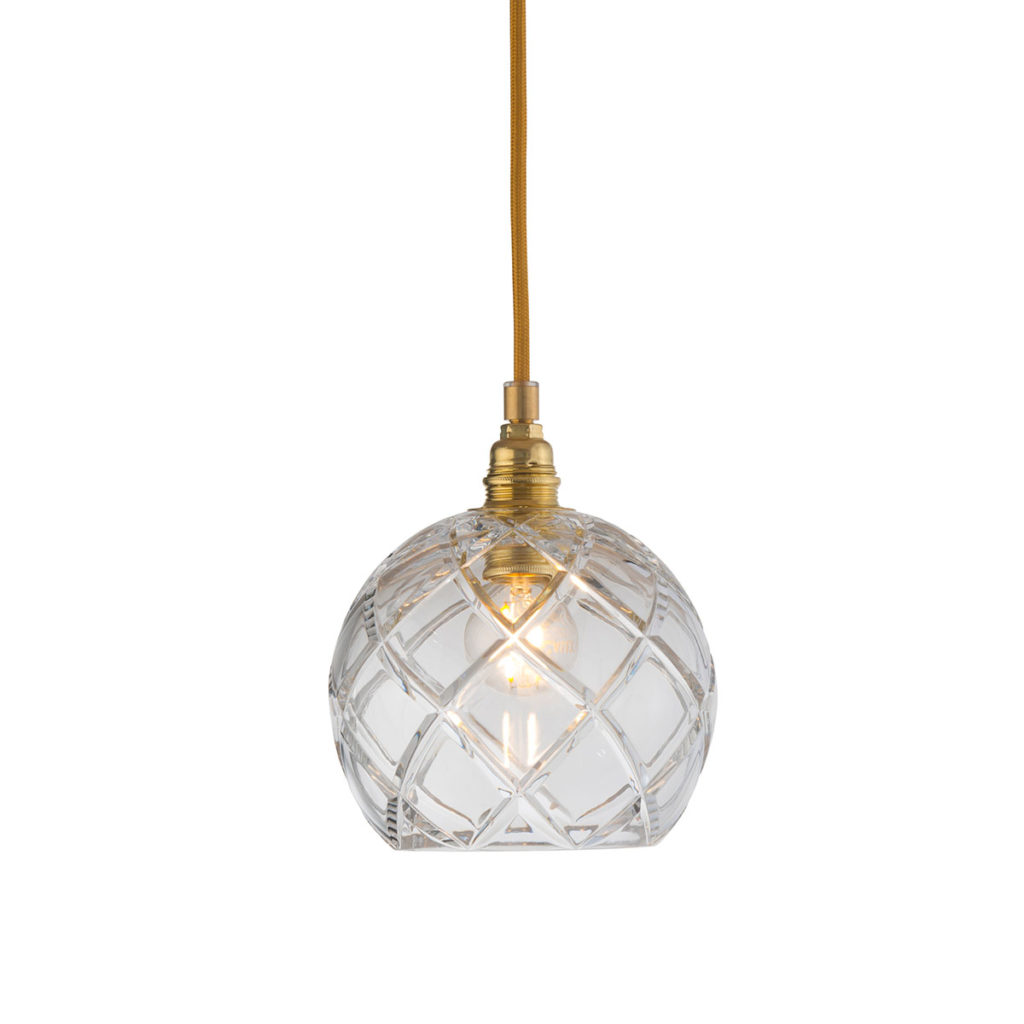 Ebb & Flow Rowan Pendelleuchte Crystal S Ø 15,5 cm Rowan Pendelleuchte Crystal S Ø 15,5 cm, Gold, Large Check Gold Pendelleuchten – skandinavische Glaslampe, lange Lebensdauer für Schlafzimmer