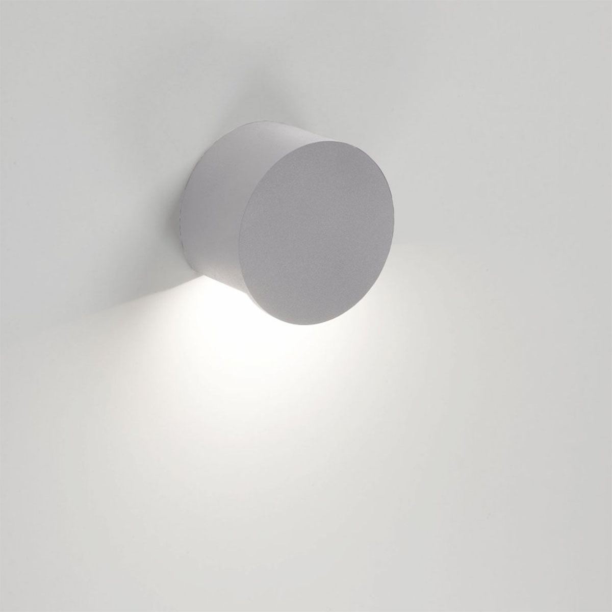 DeltaLight STIP W R 927 Wandleuchte, Ø: 9,4 cm, T: 5,5 cm STIP W R 927 Wandleuchte, Ø: 9,4 cm, T: 5,5 cm, Alu Grau, Rund – Ambiente Beleuchtung, zeitloses Design für Gäste-WC DeltaLight STIP W R 927 Wandleuchte, Ø: 9,4 cm, T: 5,5 cm STIP W R 927 Wandleuchte, Ø: 9,4 cm, T: 5,5 cm, Alu Grau, Rund – Ambiente Beleuchtung, zeitloses Design für Gäste-WC