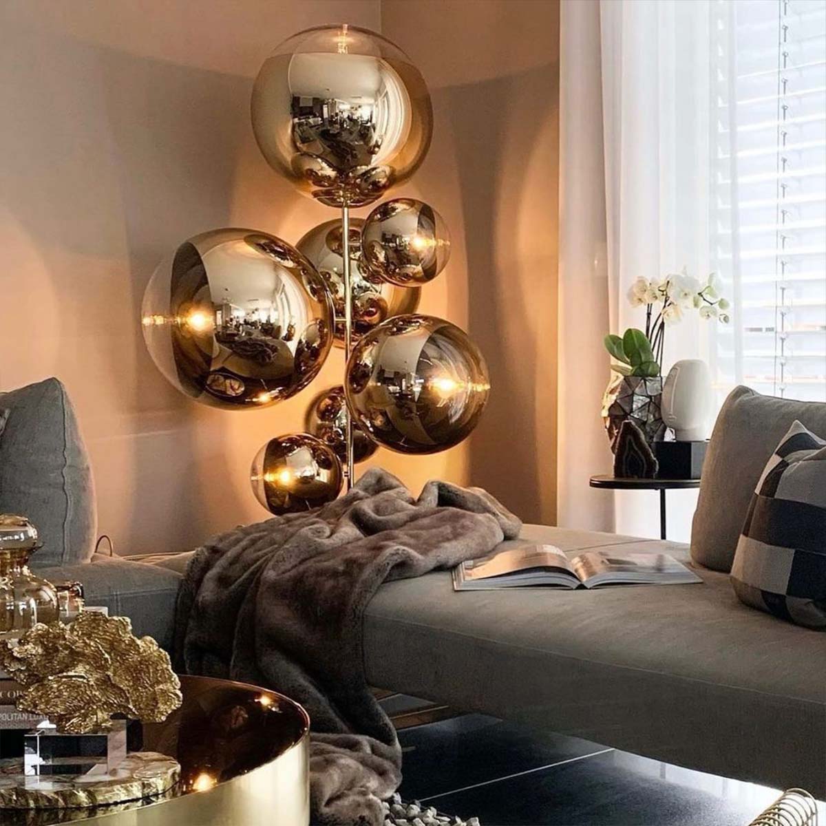 Tom Dixon Mirror Ball Chandelier LED Stehleuchte, H: 181,5 cm, Gold