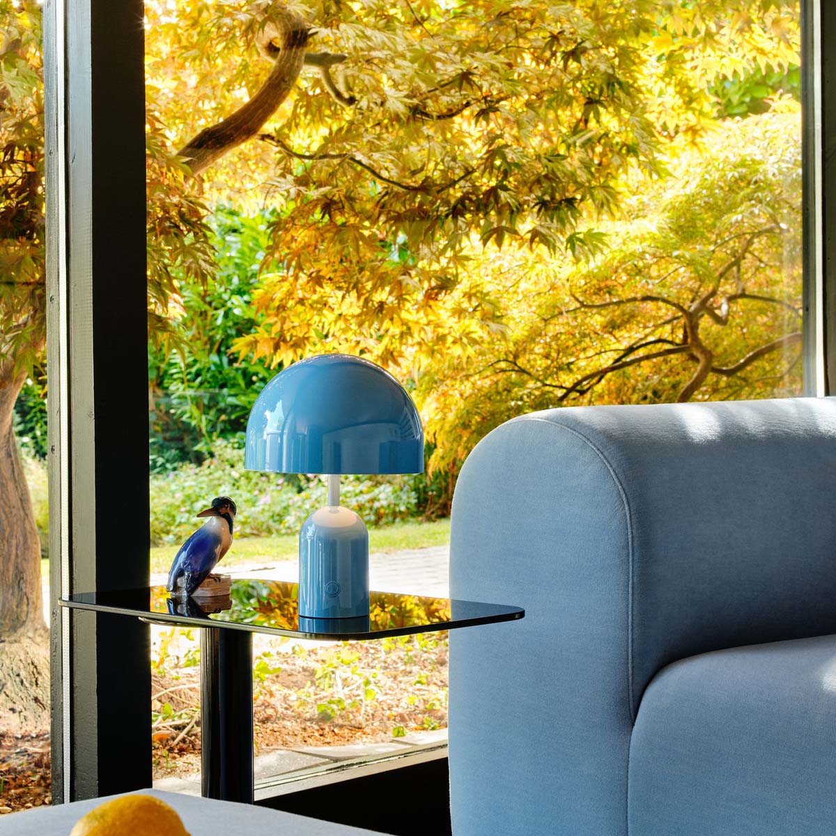 Tom Dixon Bell Portable Akku Tischleuchte, H: 28 cm, Schwarz Tom Dixon Bell Portable Akku Tischleuchte, H: 28 cm, Baby Blau