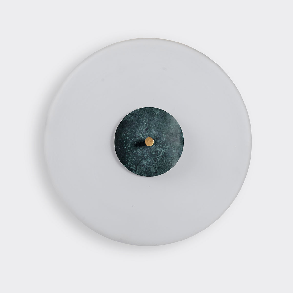 Bert Frank Trave Wandleuchte, Ø: 30 cm, Grün aus goldfarbene Oberfläche und Glas und Marmor – britische Luxusleuchte, sanftes Licht Bert Frank Trave Wandleuchte, Ø: 30 cm, Grün aus goldfarbene Oberfläche und Glas und Marmor – britische Luxusleuchte, sanftes Licht