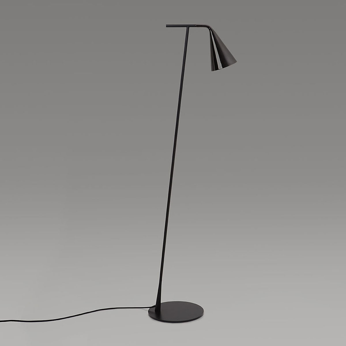 TOOY Gordon 561.61 Stehleuchte H: 140 cm, Schwarz Matt & Schwarz Chrom – italienisches Design