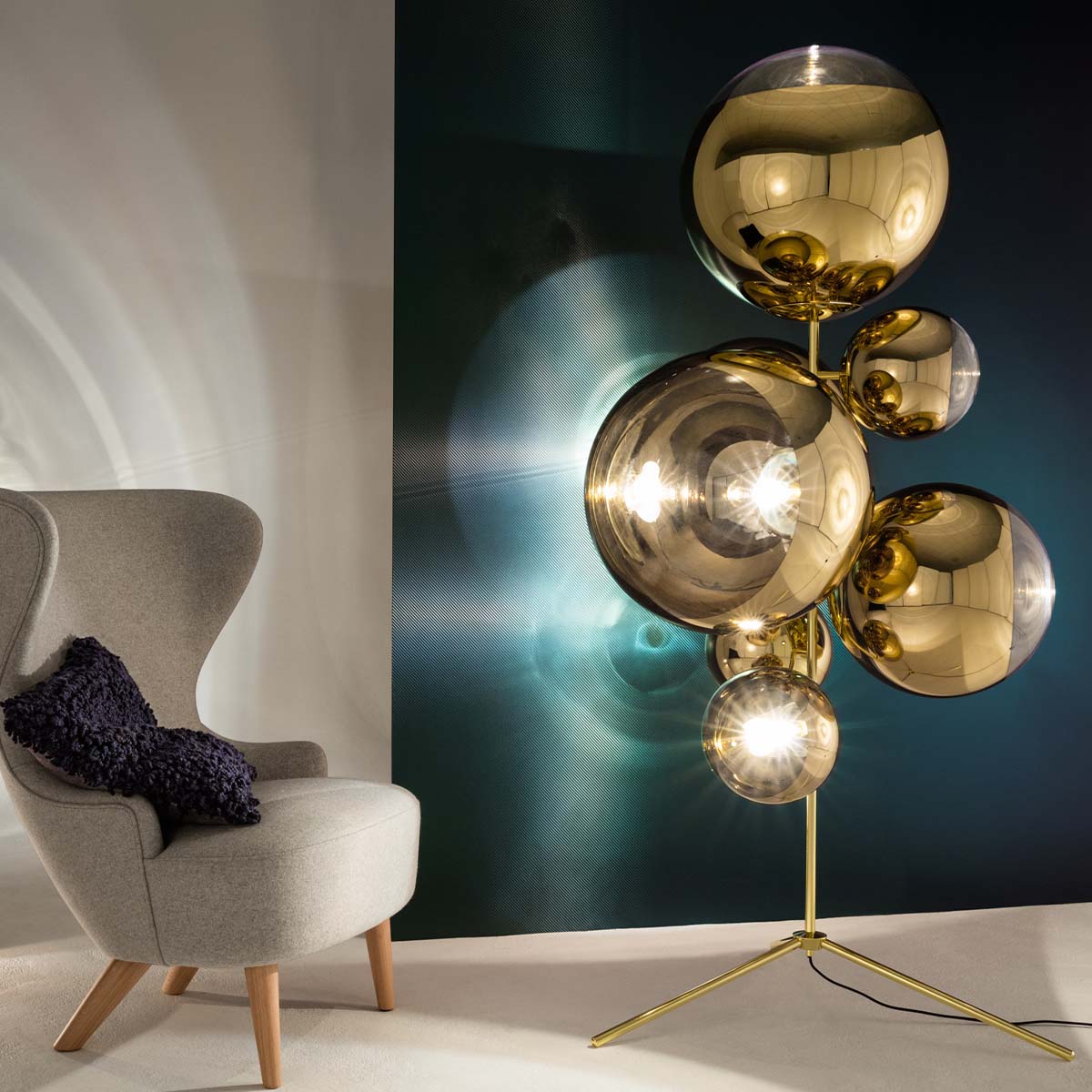 Tom Dixon Mirror Ball Chandelier LED Stehleuchte, H: 181,5 cm, Silber